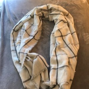 Gray & Cream blanket scarf